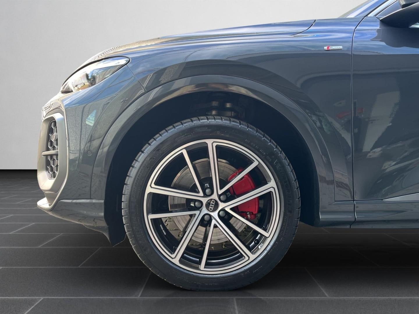 Bild über Audi Q5 Sportback TDI quattro 150 kW S tronic - für weitere Informationen kontaktieren Sie den Audi Partner