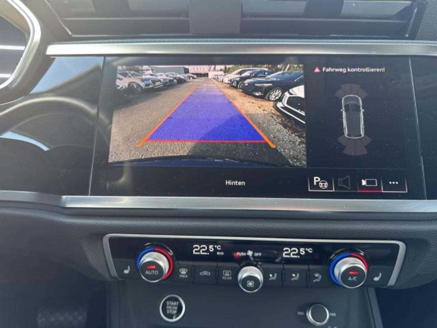 Bild über Audi Q3 TFSI 110 kW S tronic - für weitere Informationen kontaktieren Sie den Audi Partner