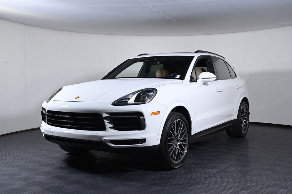 2023 Porsche Cayenne Platinum Edition's photo