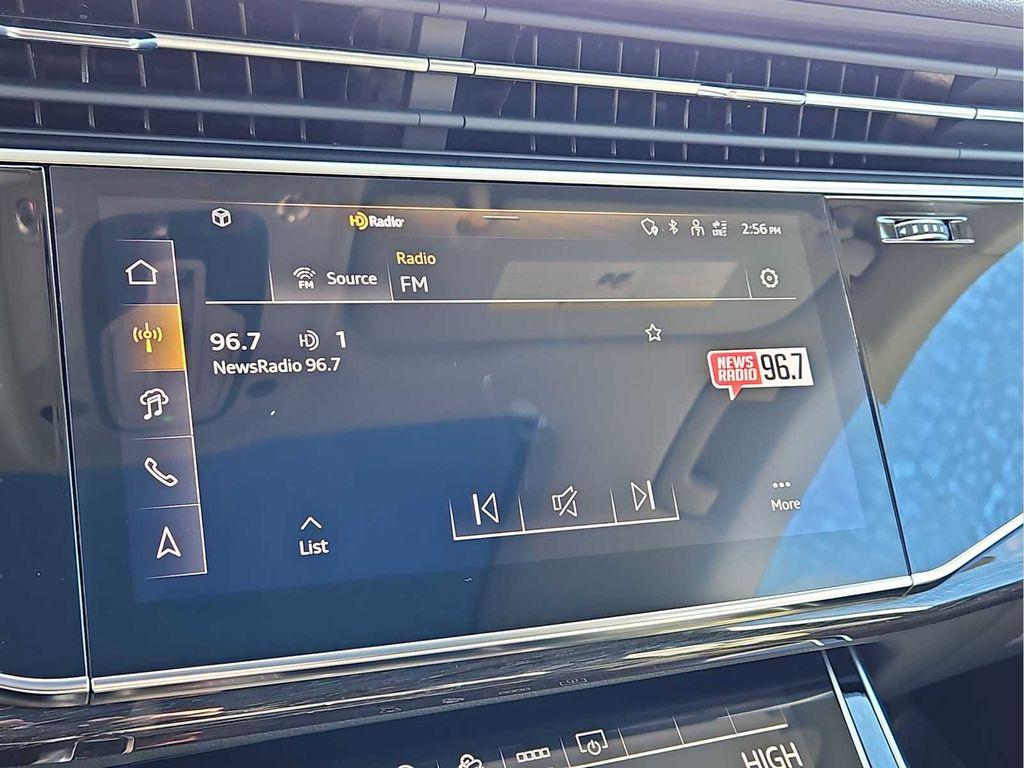 2025 Audi Q8 Premium - Photo 24