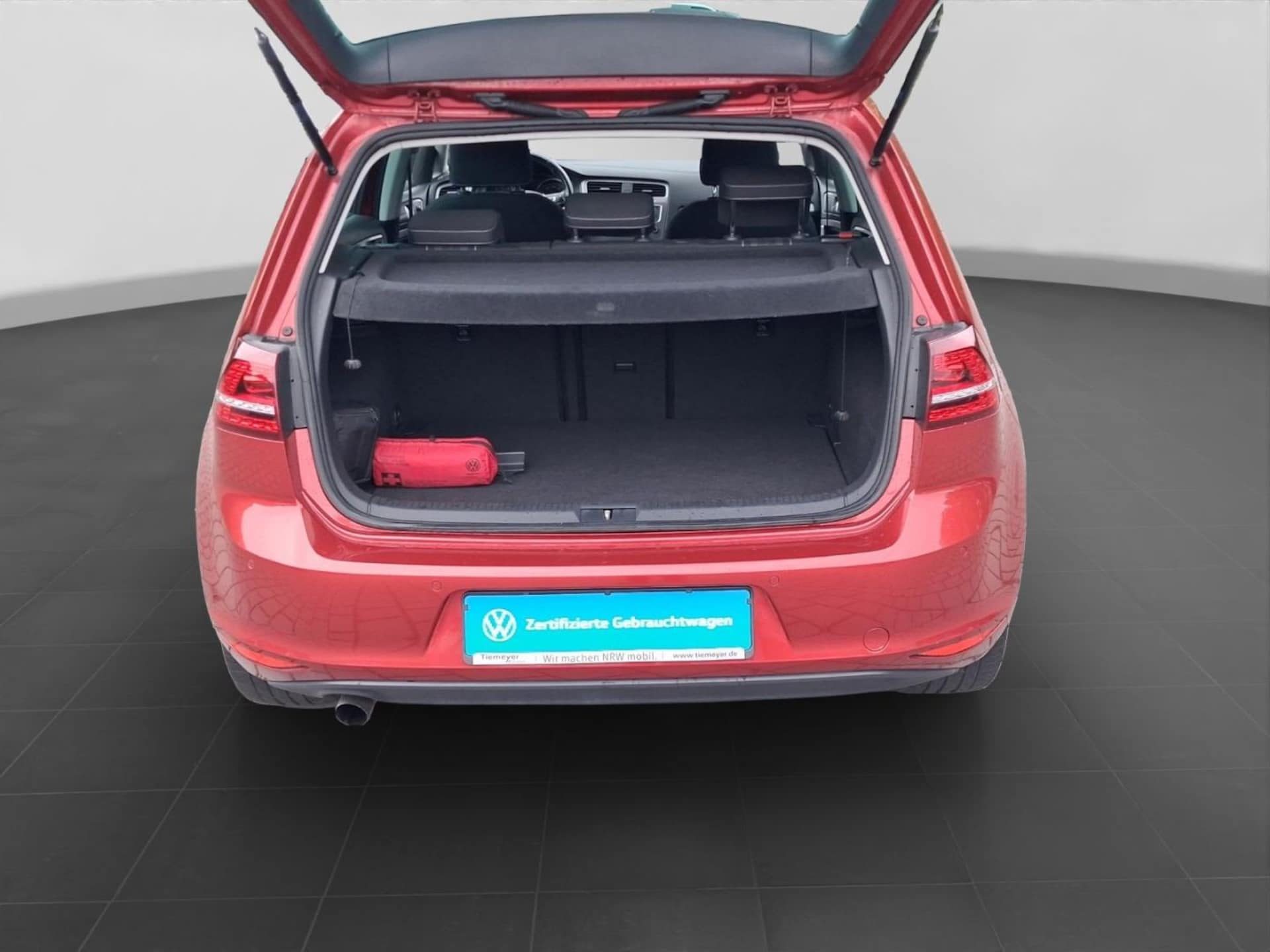Volkswagen Golf LOUNGE