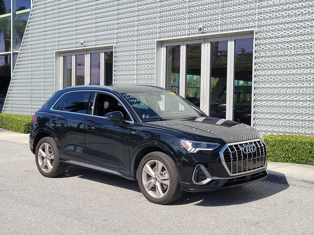 2024 Audi Q3 45 TFSI S Line Premium quattro's photo