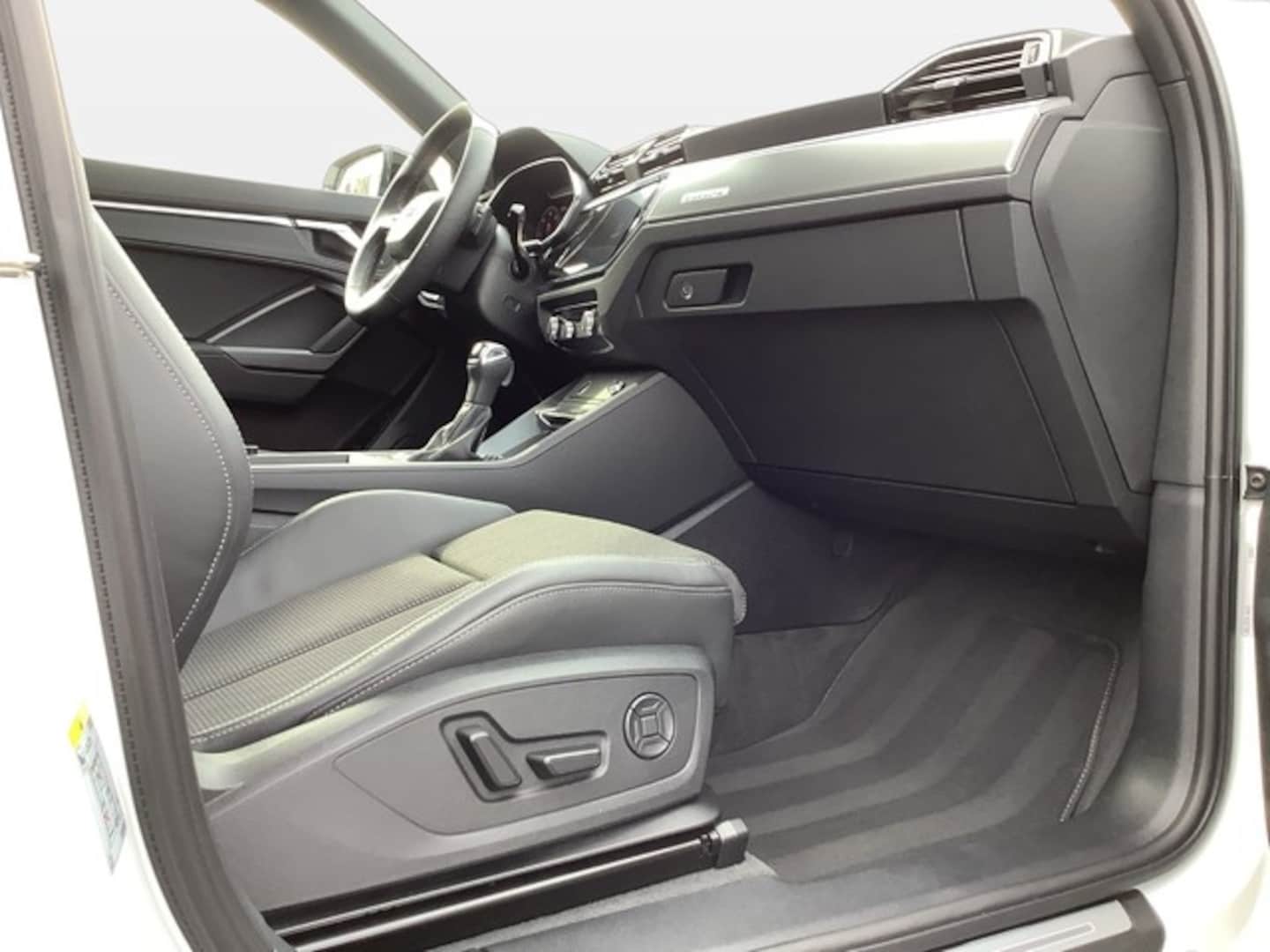 Bild über Audi Q3 Sportback S line 40 TDI quattro S tronic - für weitere Informationen kontaktieren Sie den Audi Partner