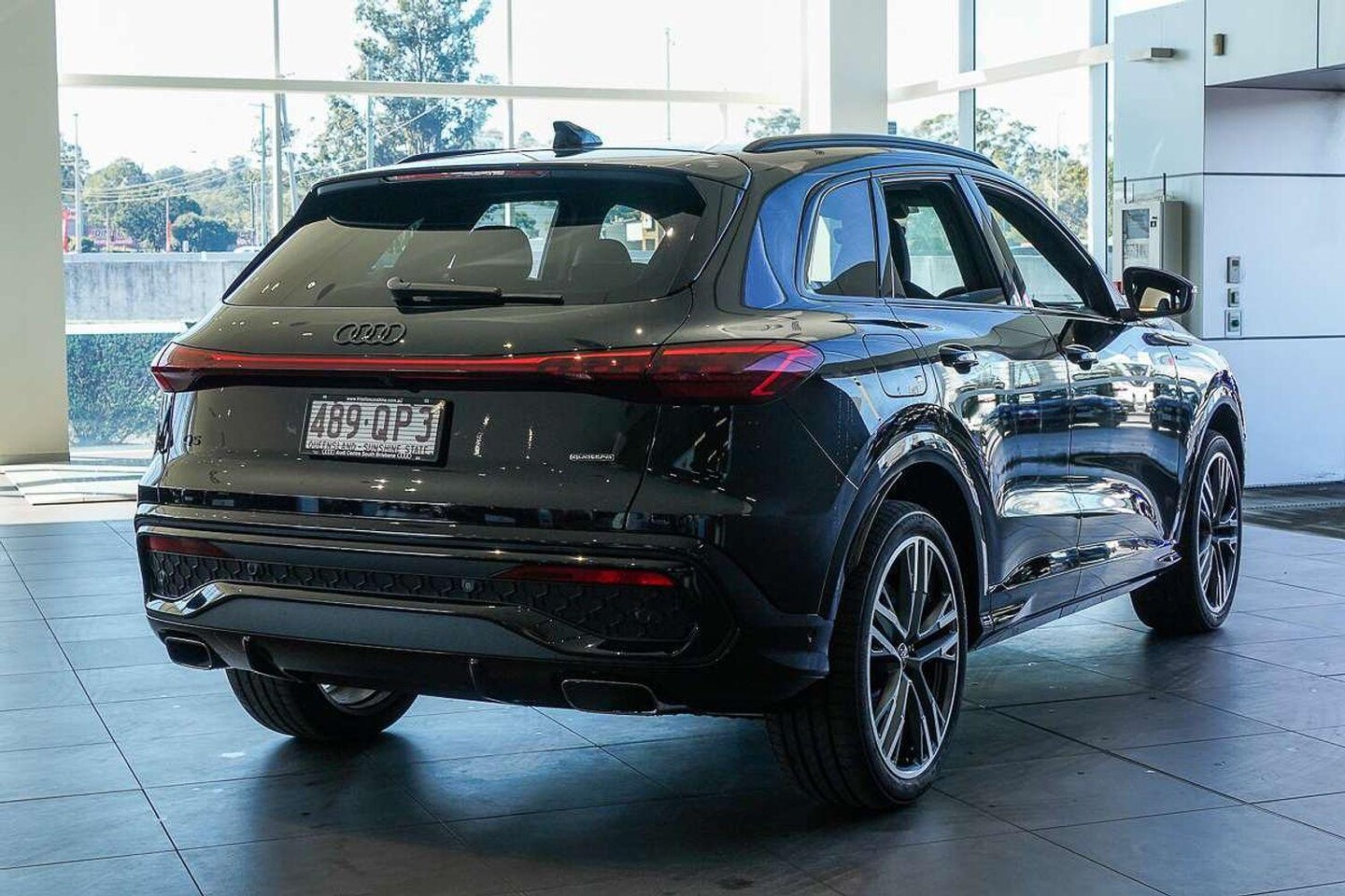 Image about Audi Q5 SUV e-hybrid quattro S tronic