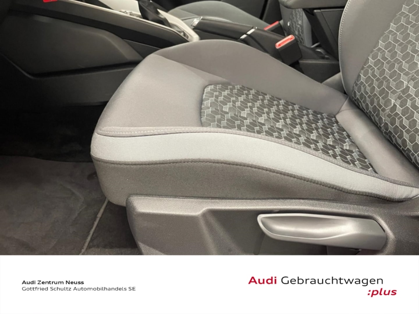 Bild über Audi A1 Sportback S line 25 TFSI S tronic - für weitere Informationen kontaktieren Sie den Audi Partner