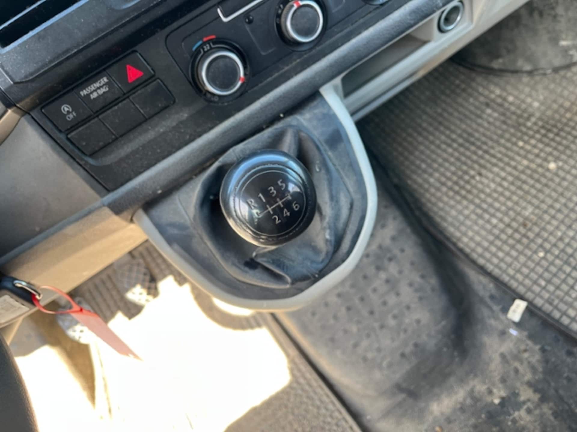 Volkswagen T6 Transporter Kasten langer Radstand