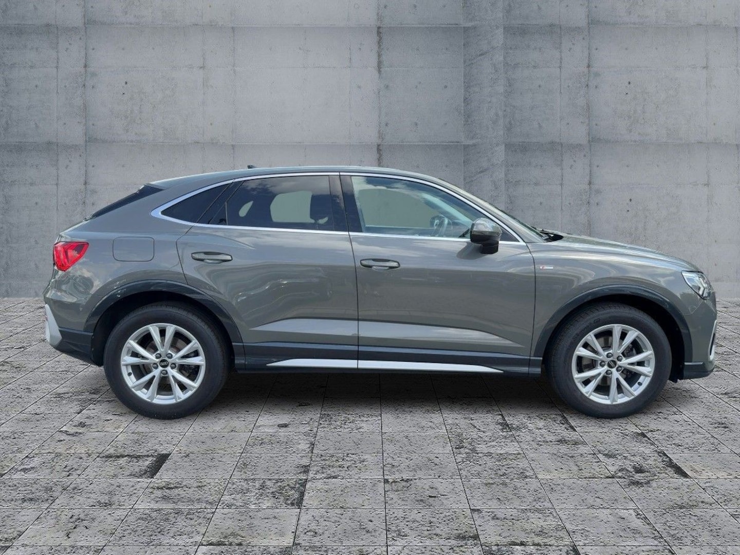 Bild über Audi Q3 Sportback S line 35 TFSI S tronic - für weitere Informationen kontaktieren Sie den Audi Partner