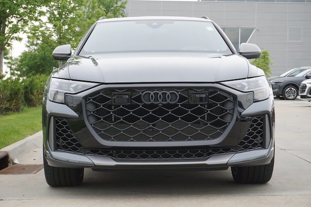 2025 Audi RS Q8 SUV performance