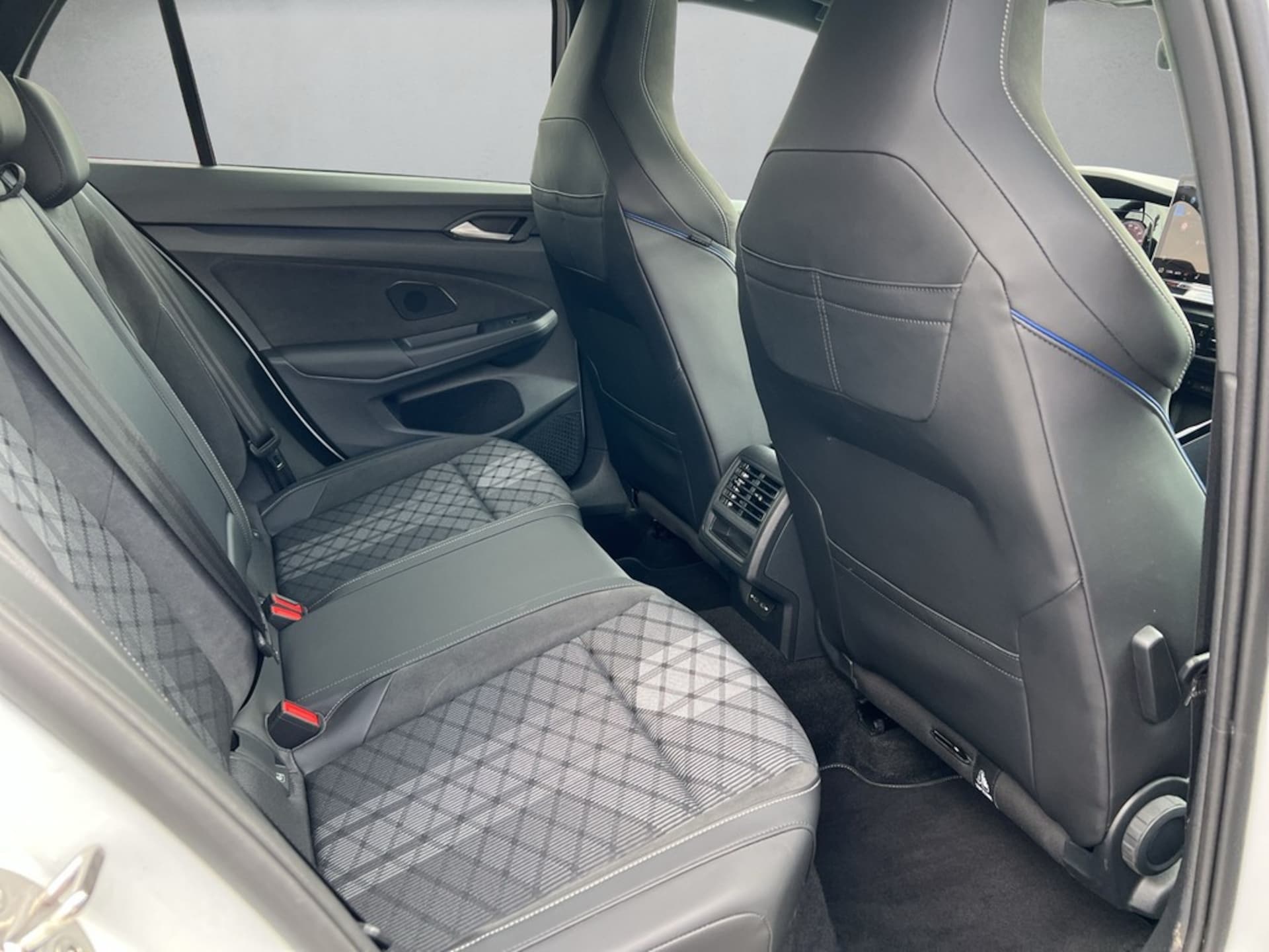 Volkswagen Golf R-Line