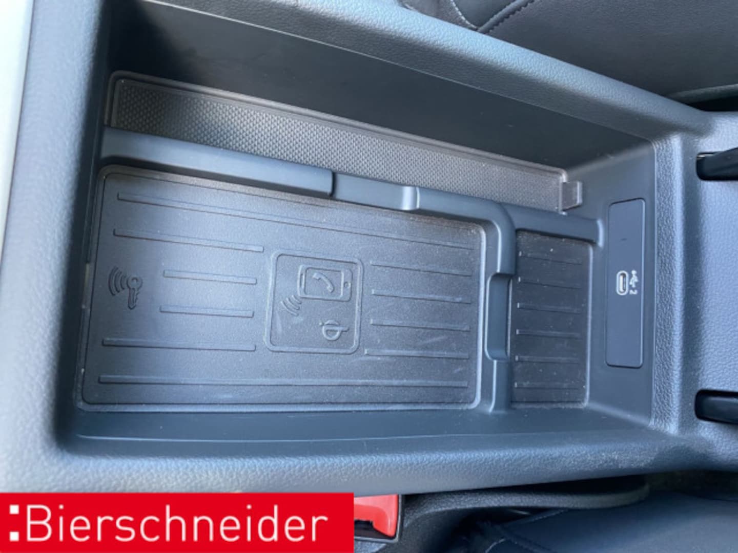 Bild über Audi A4 Avant S line 45 TFSI quattro S tronic - für weitere Informationen kontaktieren Sie den Audi Partner