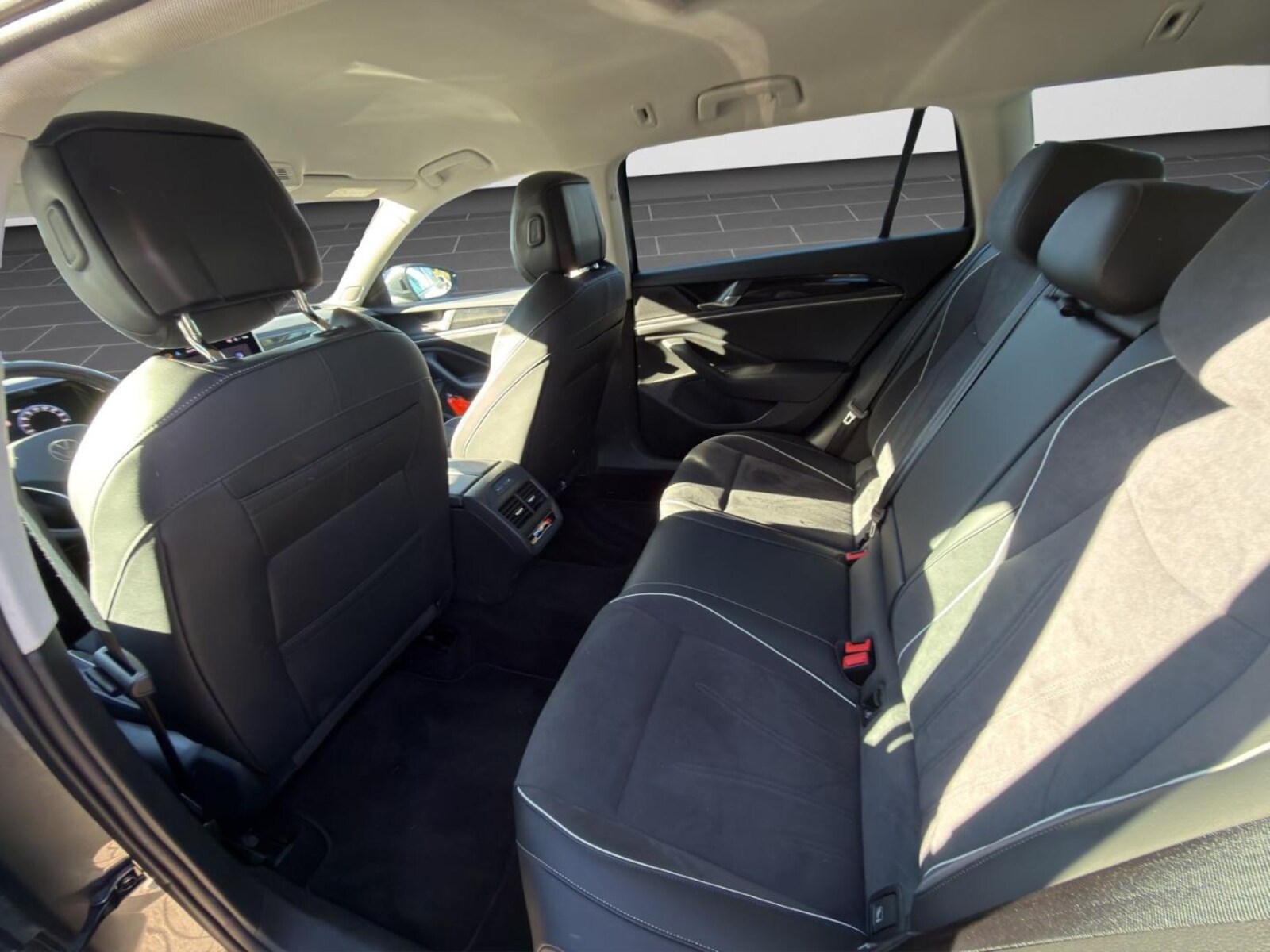 Volkswagen Passat – Bild 14