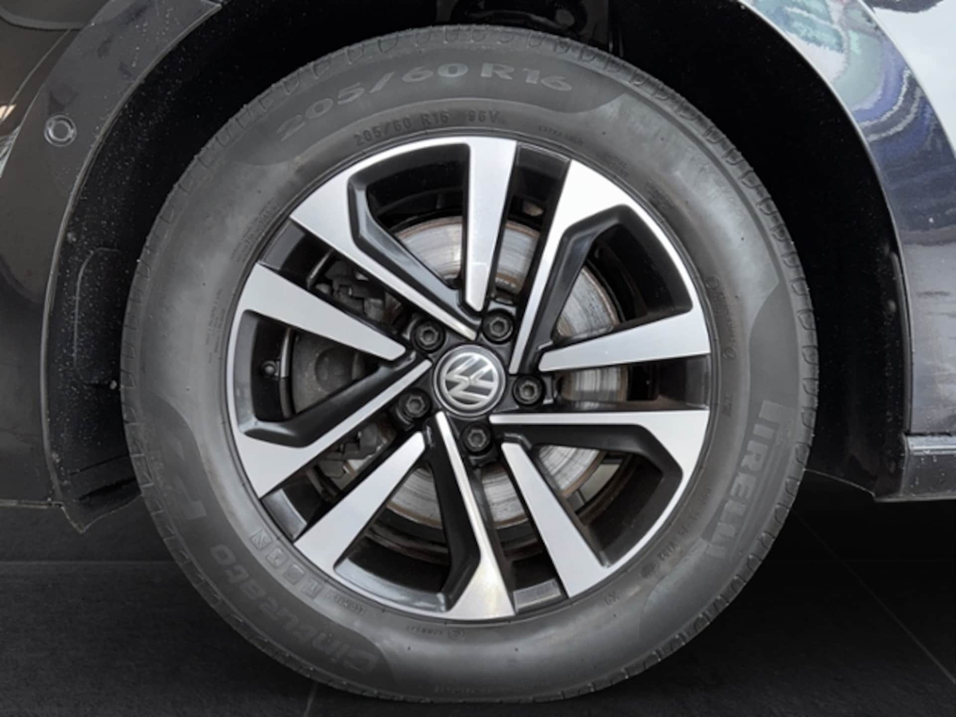 Volkswagen Touran United