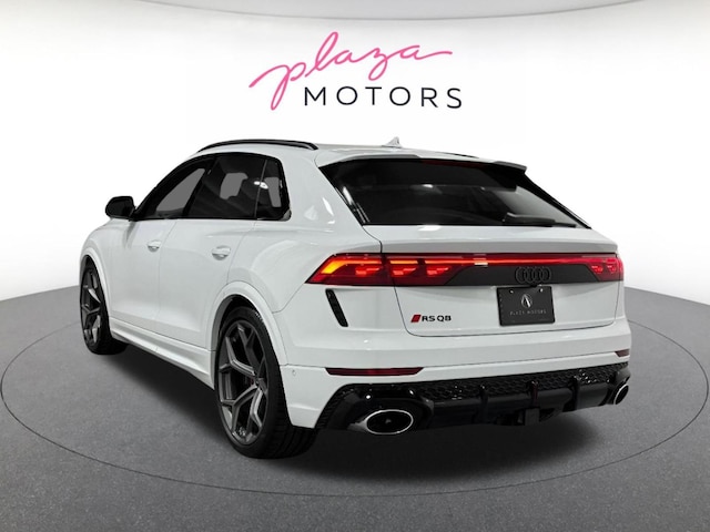 2025 Audi RS Q8 SUV performance