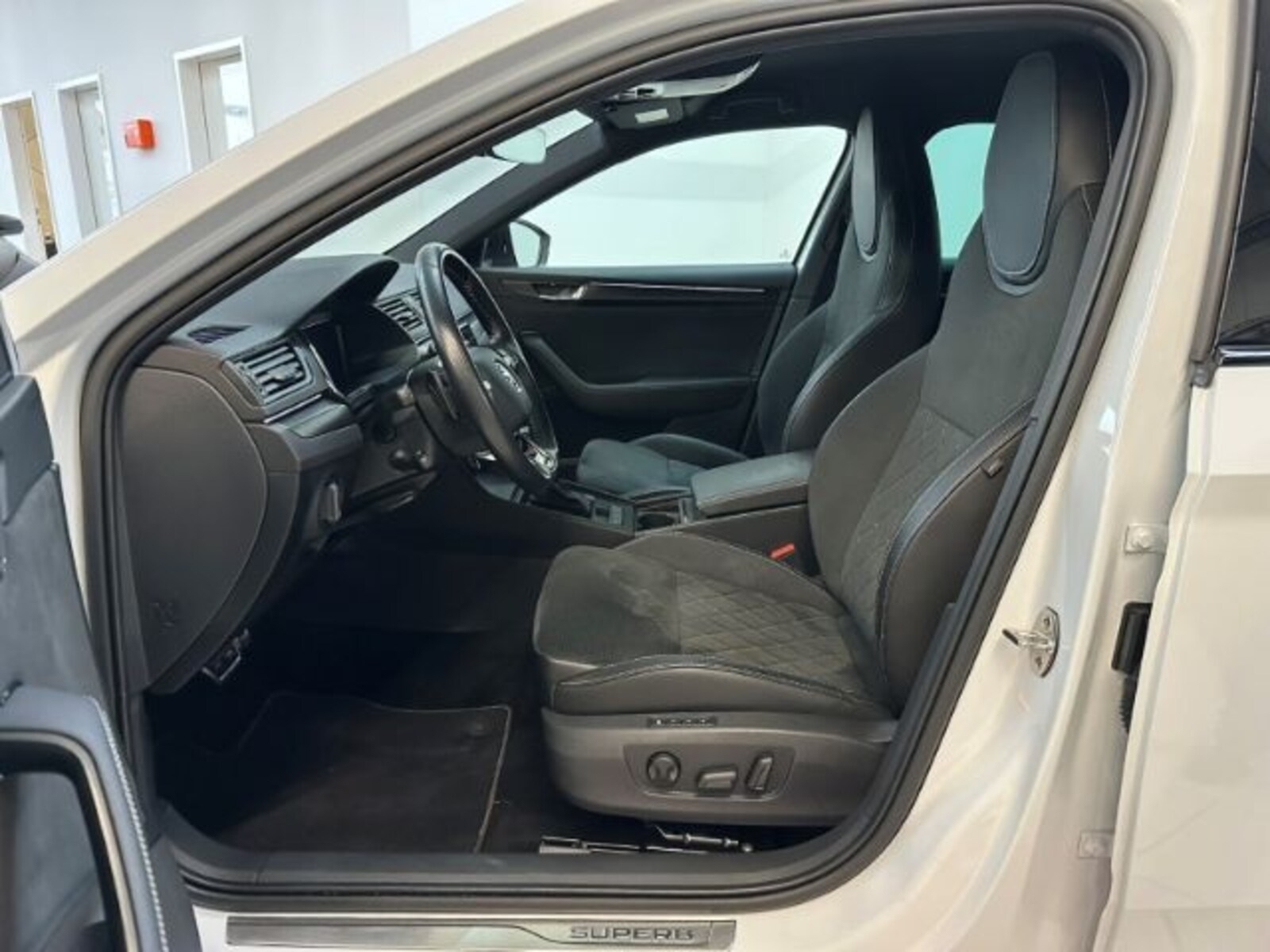 Škoda Superb Combi – Bild 10