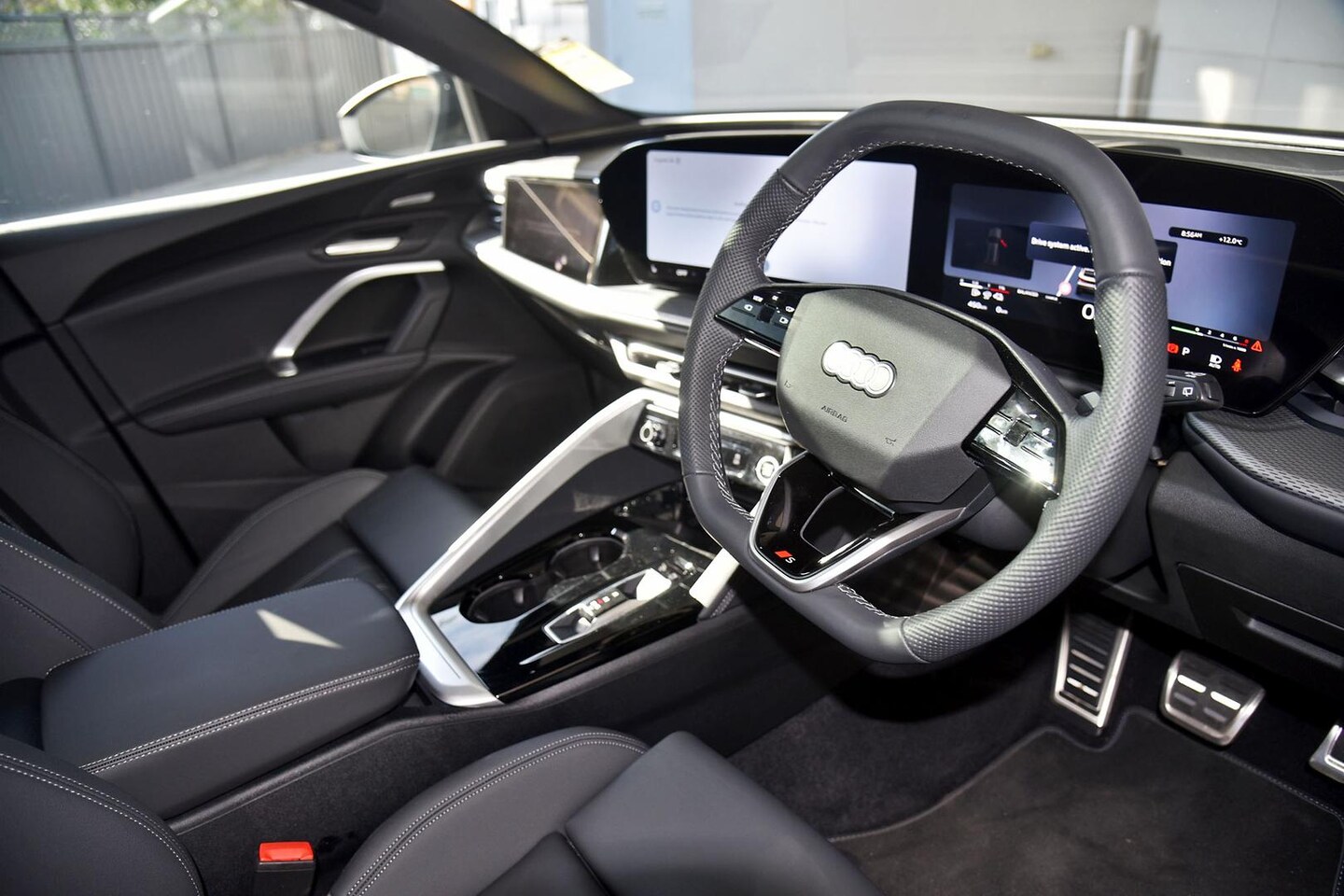 Image about Audi Q5 SUV e-hybrid quattro S tronic