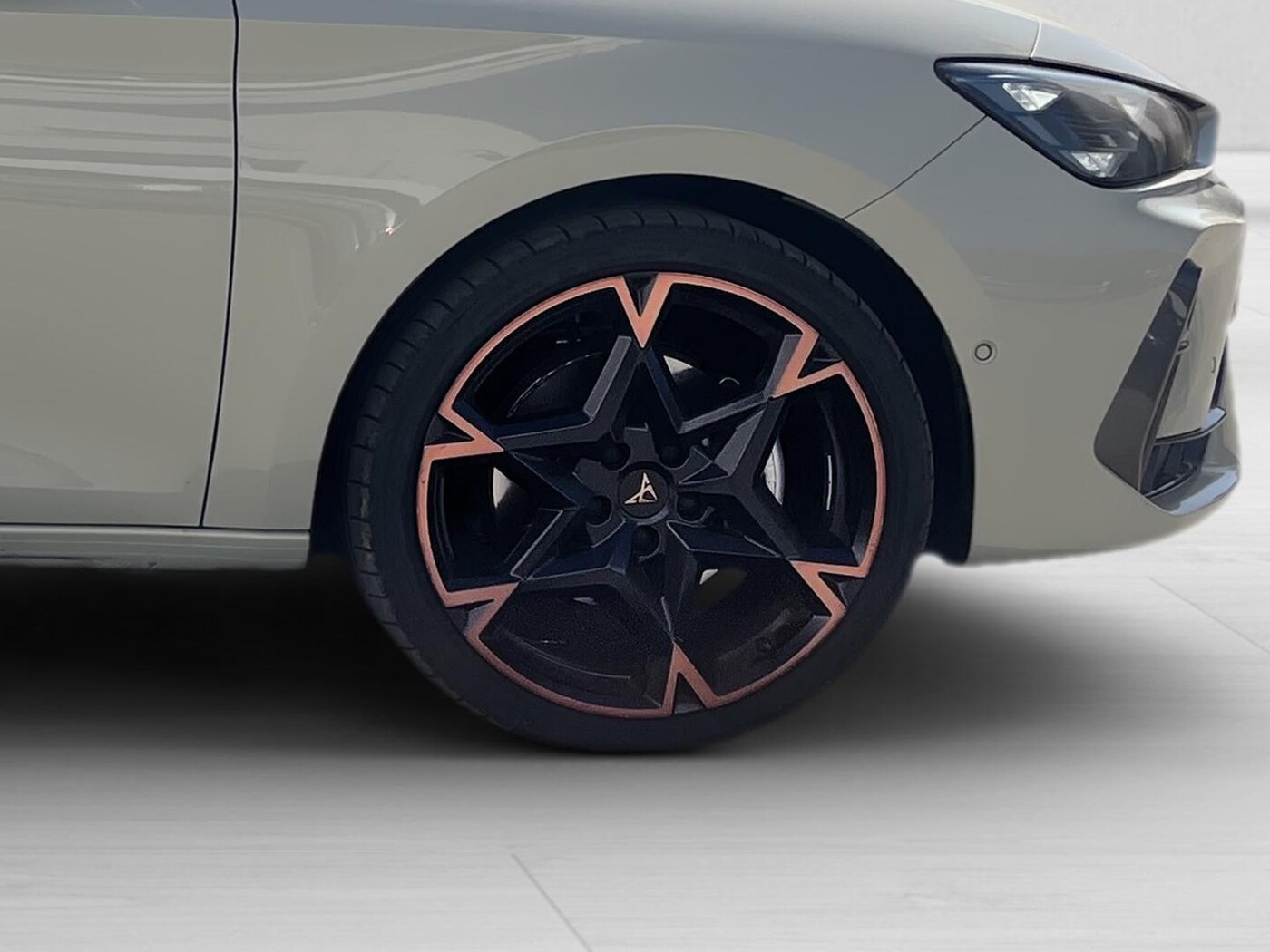 CUPRA Leon Sportstourer 1.5 TSI e-Hybrid DSG 150 kW (204 CV) — photo 8