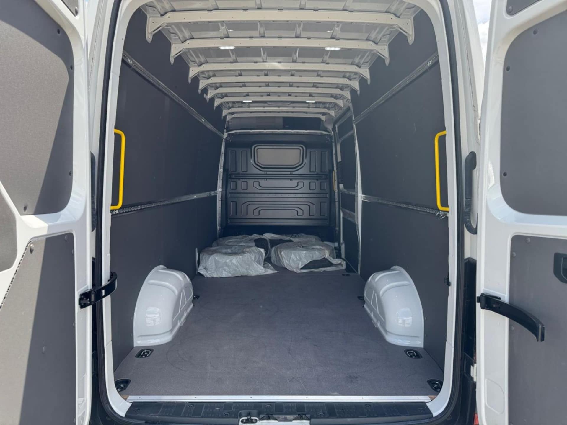 Volkswagen Crafter Kasten langer Radstand