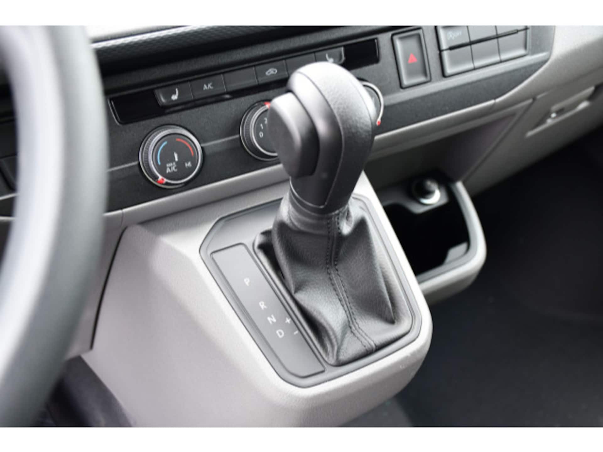 Volkswagen T6.1 Transporter Kasten langer Radstand
