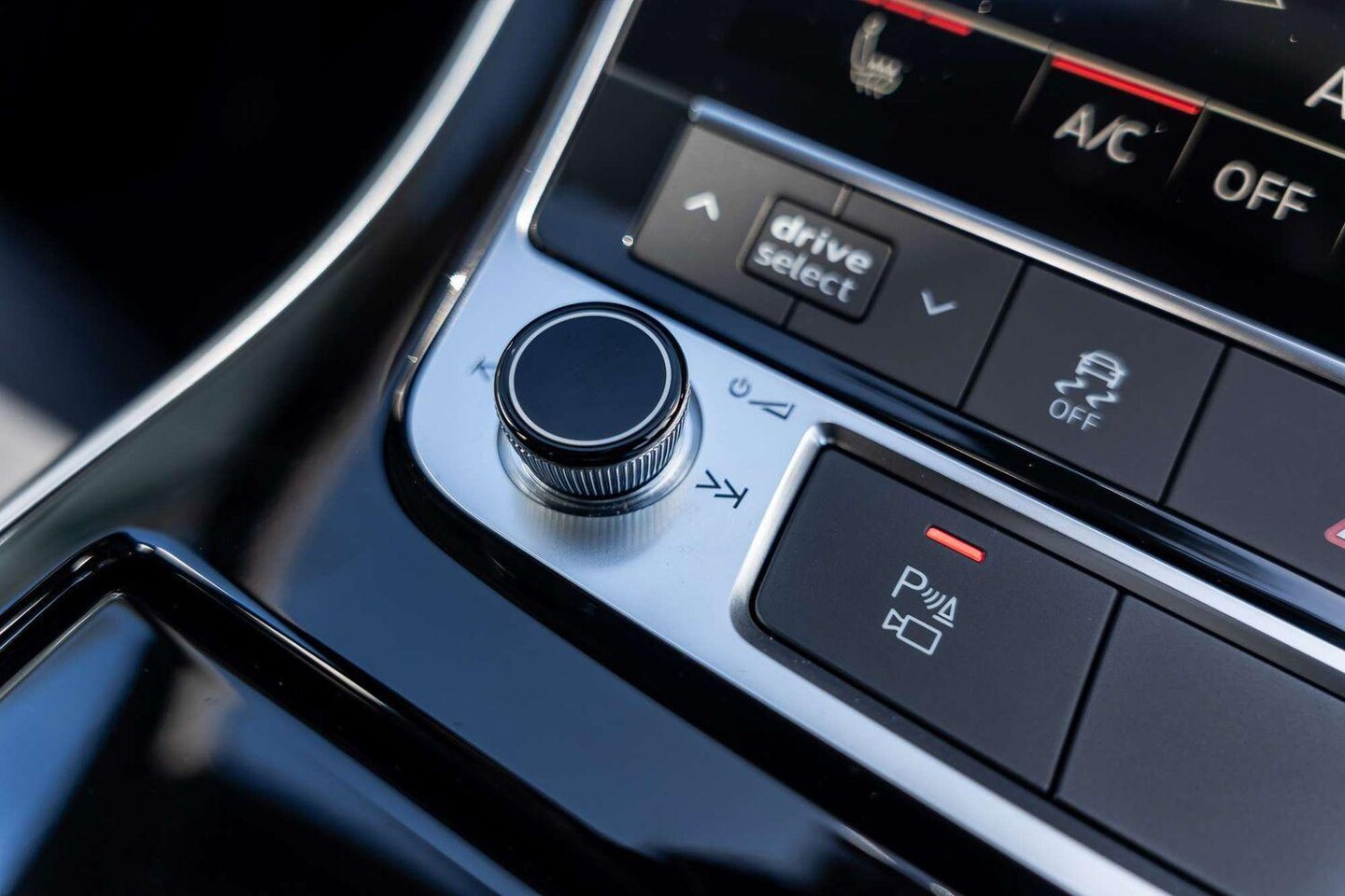 Image about Audi Q7 SUV TFSI quattro tiptronic