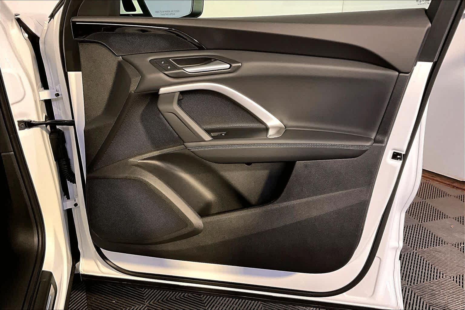 2025 Audi Q5 Premium - Photo 23