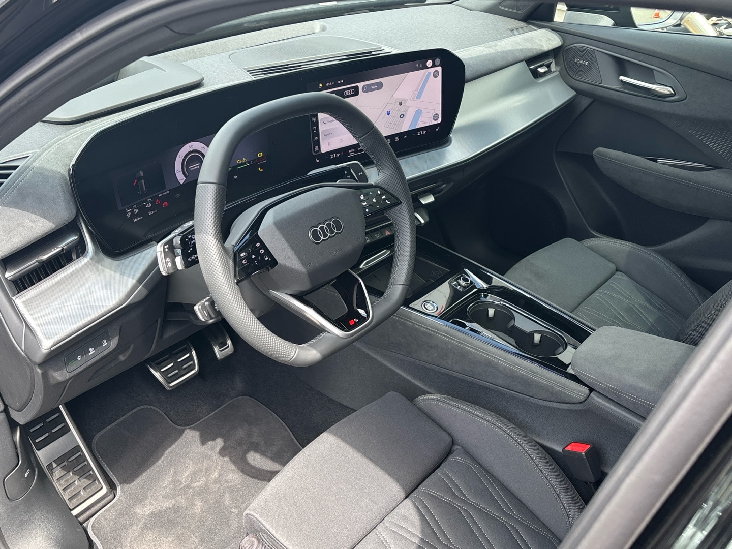 Bild über Audi Q3 Sportback e-hybrid e-hybrid 200 kW S tronic - für weitere Informationen kontaktieren Sie den Audi Partner
