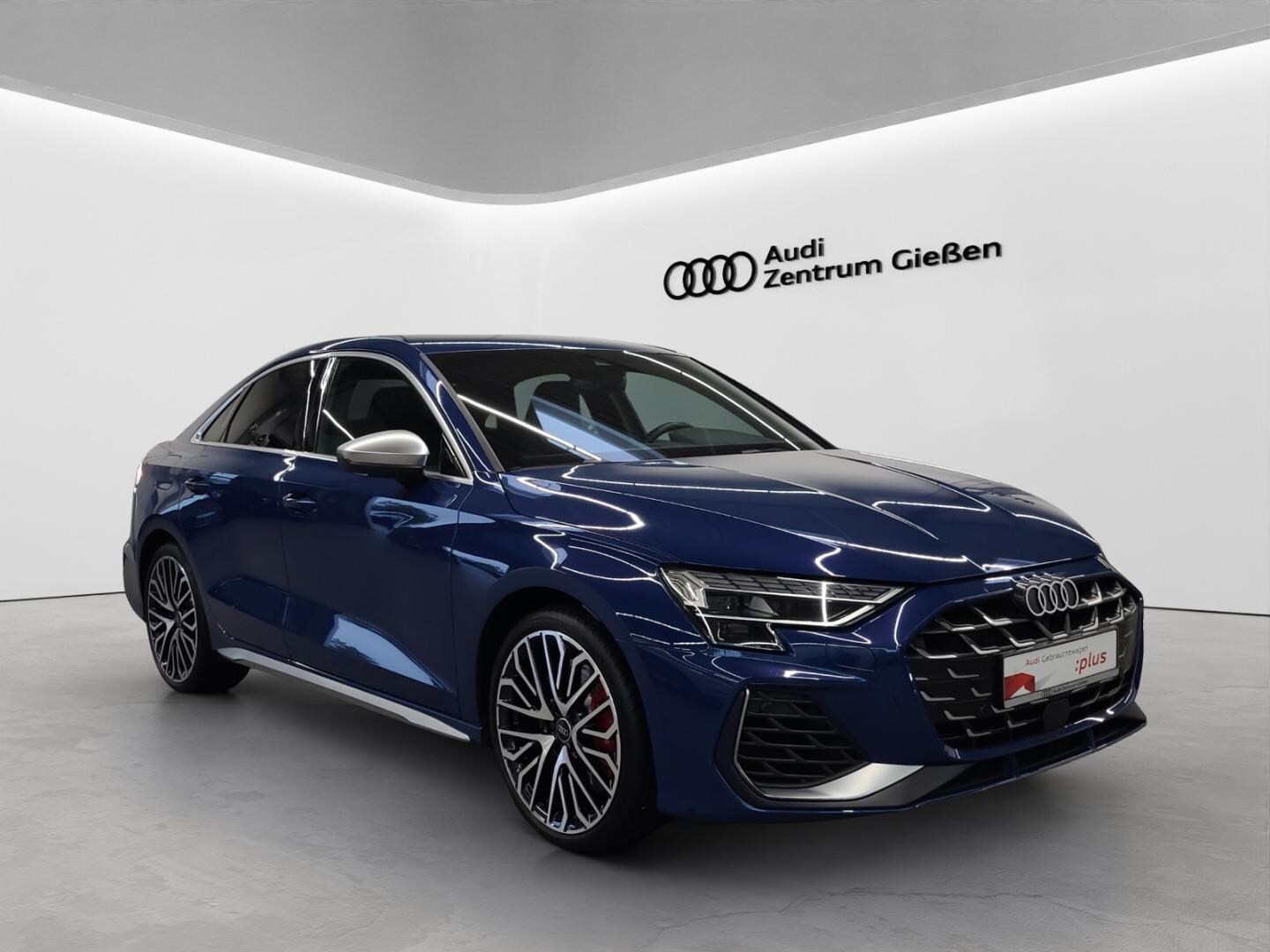 Bild über Audi S3 Limousine TFSI quattro S tronic - für weitere Informationen kontaktieren Sie den Audi Partner