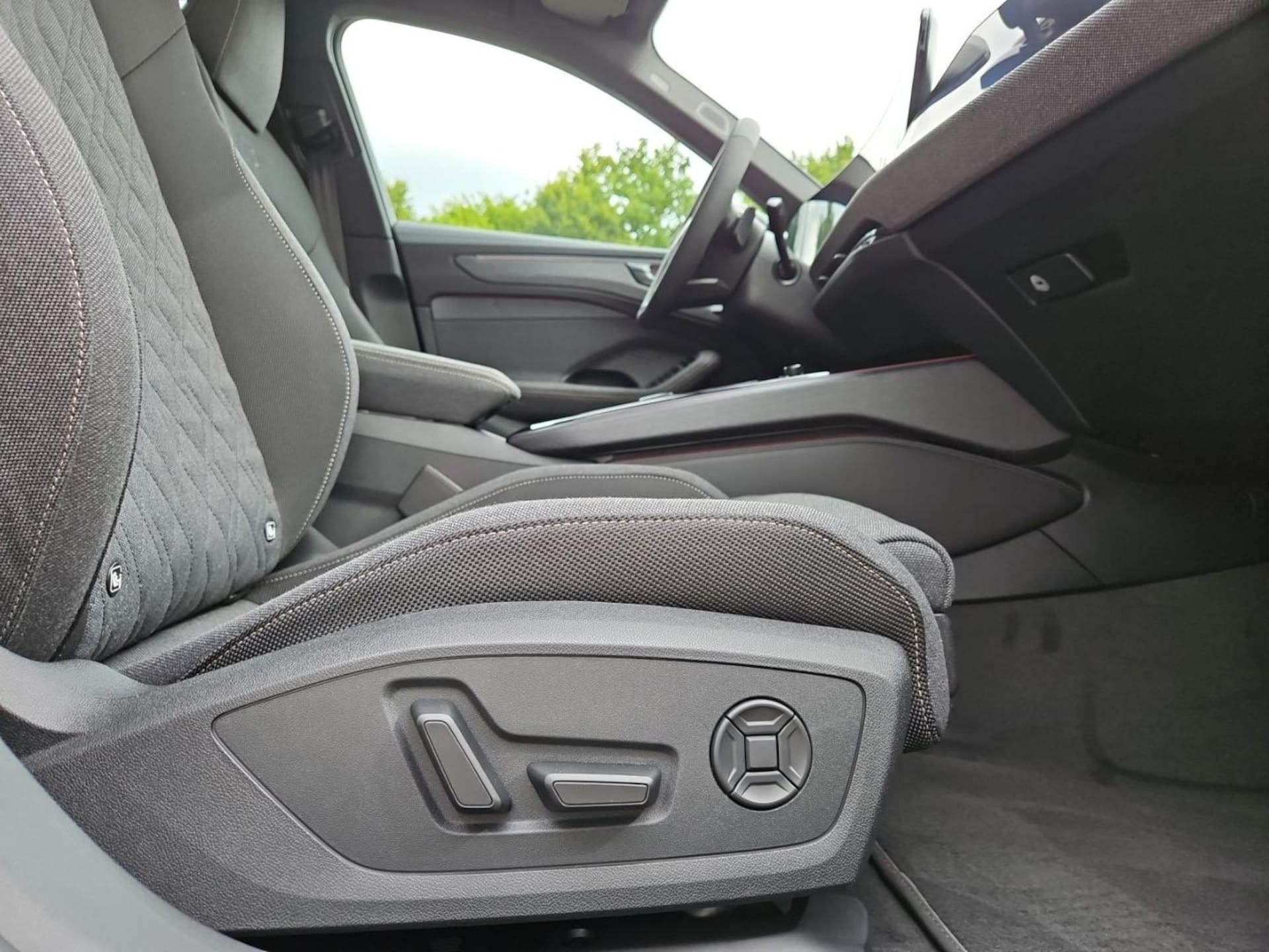 Audi A6 Limousine e-hybrid edition one