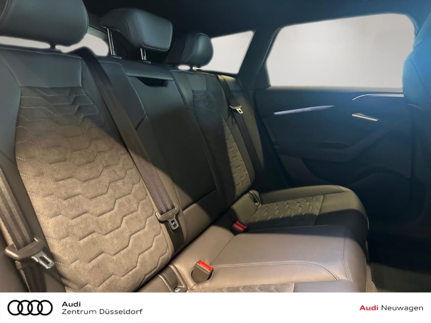 Bild über Audi A6 Avant e-tron S line business e-tron performance 270 kW - für weitere Informationen kontaktieren Sie den Audi Partner