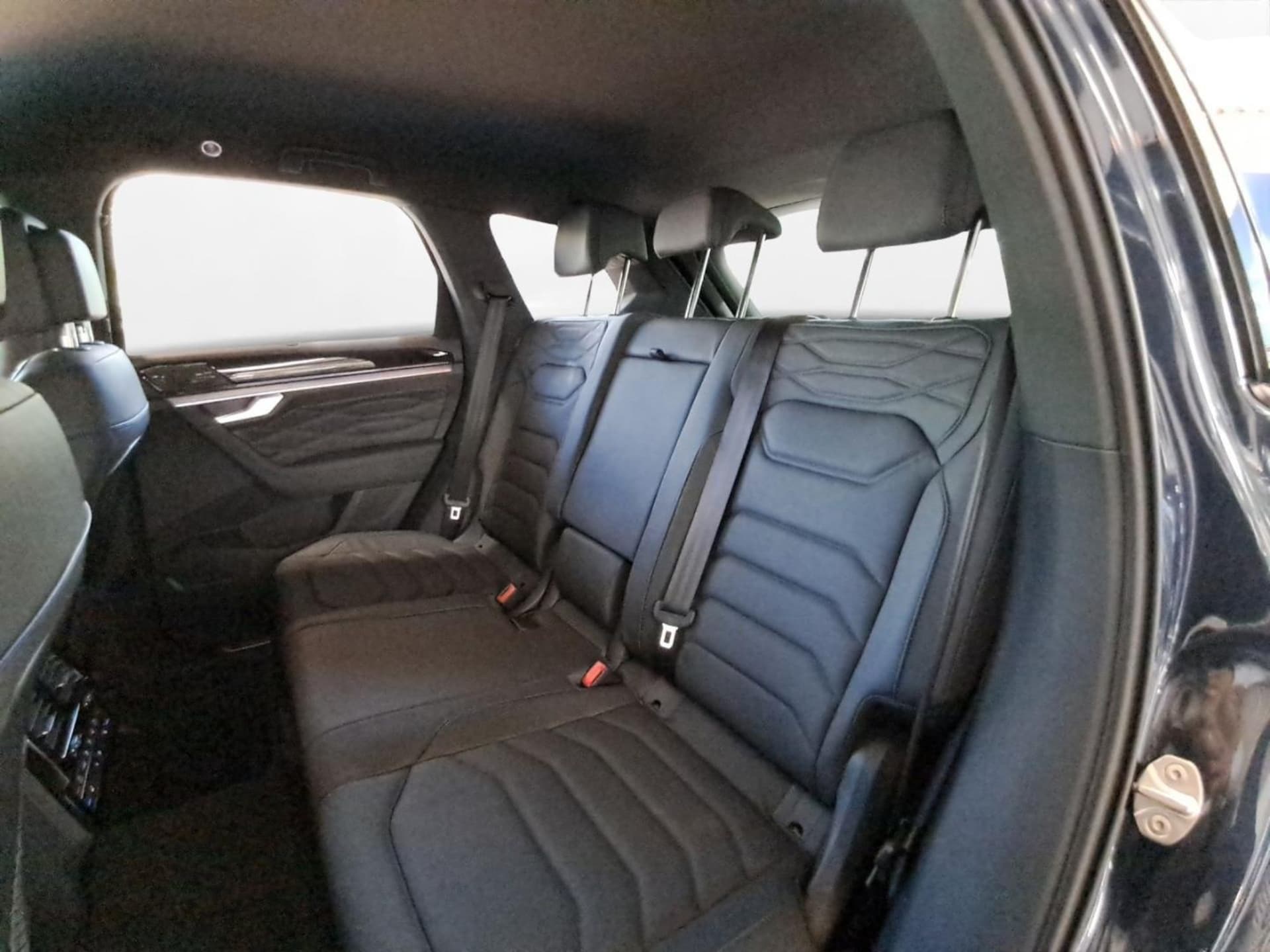 Volkswagen Touareg R
