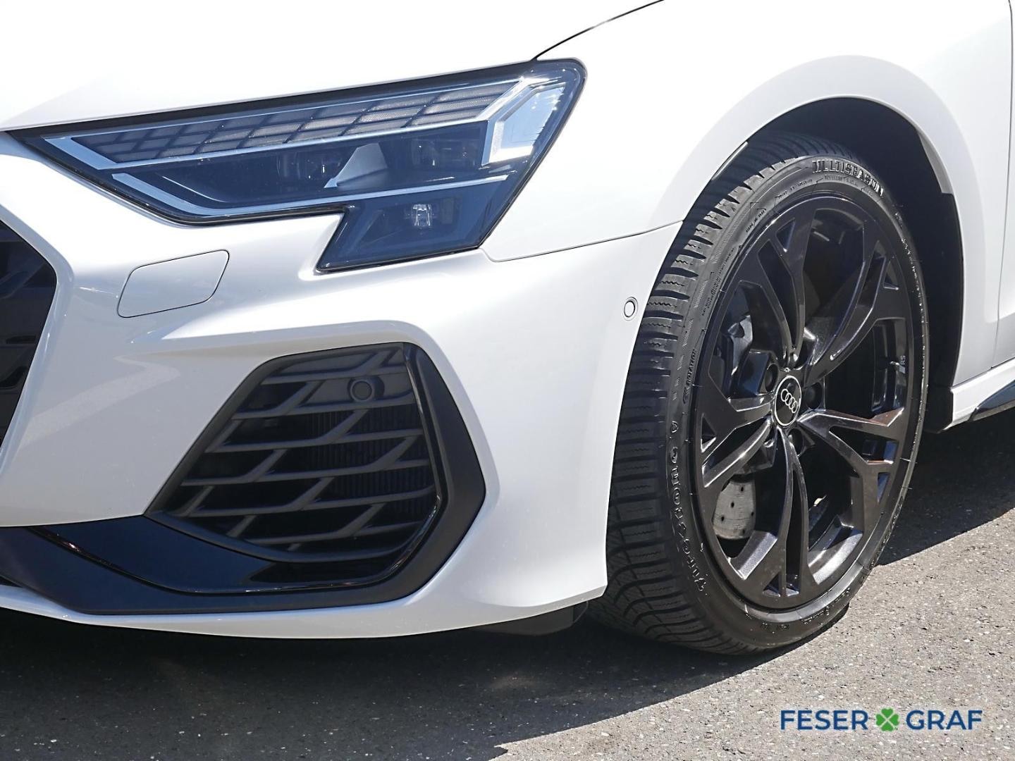 Bild über Audi S3 Limousine TFSI quattro S tronic - für weitere Informationen kontaktieren Sie den Audi Partner