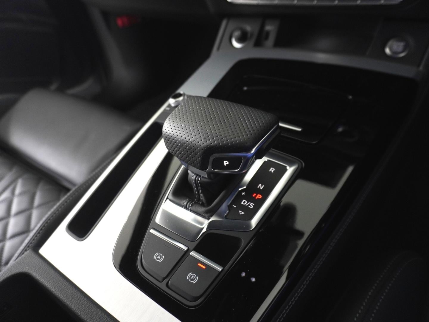 Audi Q5 Sportback 40 TDI quattro S line 150(204) kW(PS) S tronic for more details contact your dealer