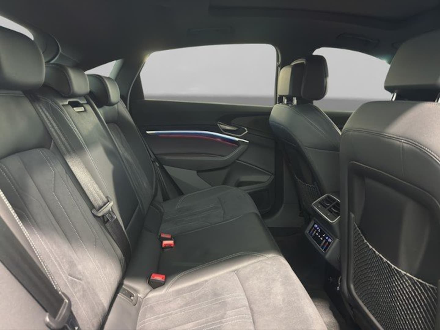 Bild über Audi Q8 Sportback e-tron advanced 50 e-tron quattro - für weitere Informationen kontaktieren Sie den Audi Partner