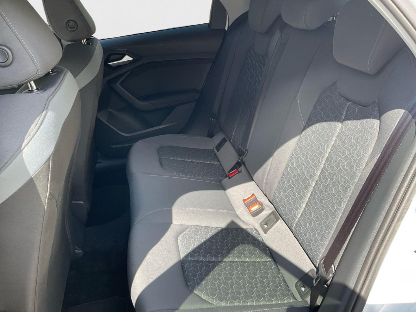 Bild über Audi A1 Sportback S line 25 TFSI S tronic - für weitere Informationen kontaktieren Sie den Audi Partner