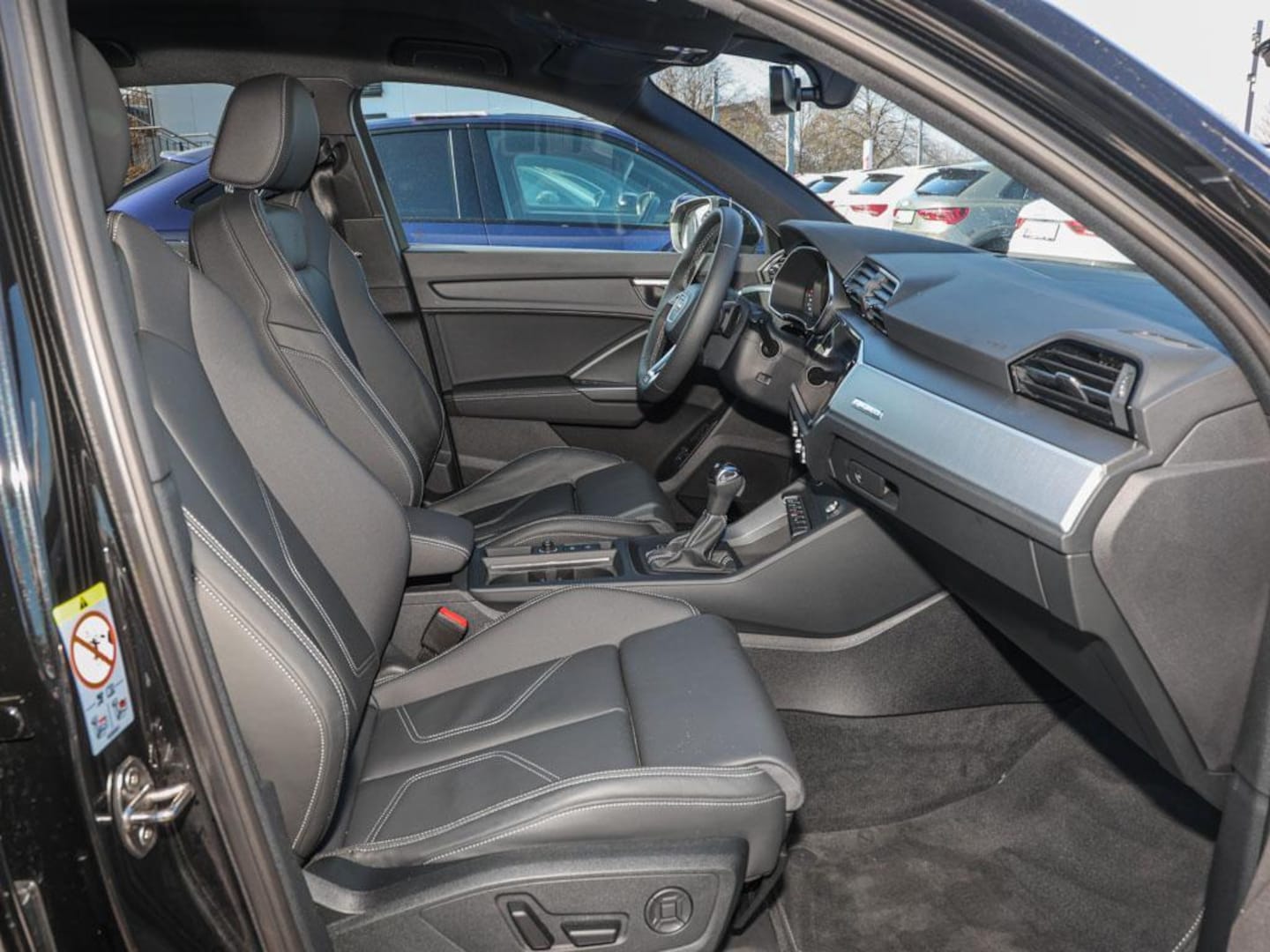 Bild über Audi Q3 45 TFSI quattro S tronic - für weitere Informationen kontaktieren Sie den Audi Partner