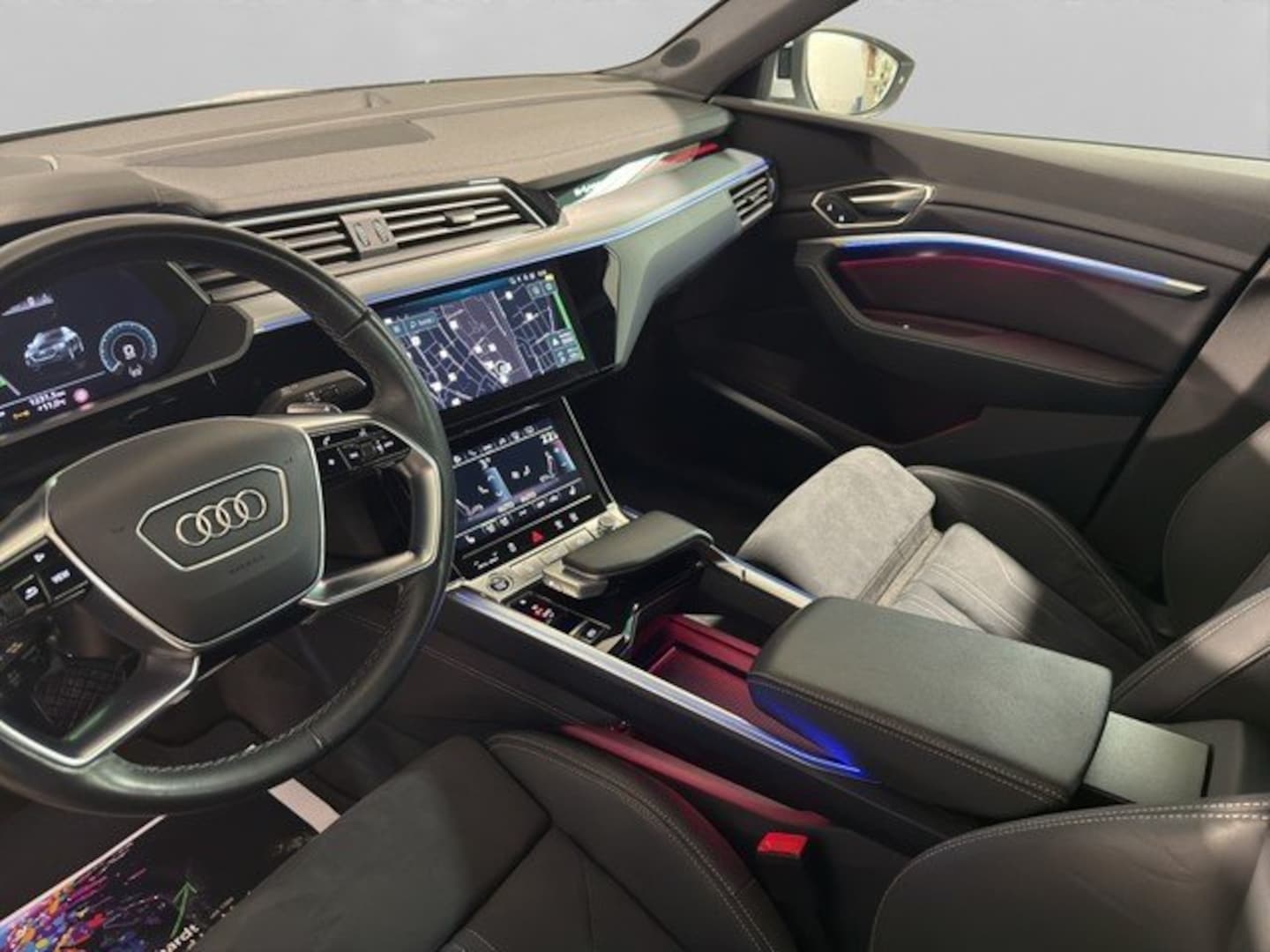 Bild über Audi Q8 Sportback e-tron advanced 50 e-tron quattro - für weitere Informationen kontaktieren Sie den Audi Partner