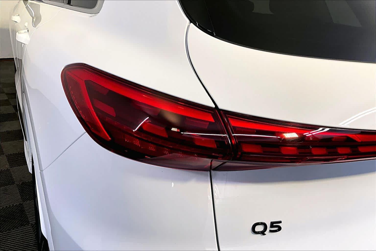 2025 Audi Q5 Premium - Photo 28