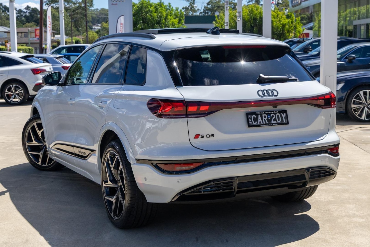 Image about Audi SQ6 SUV e-tron e-tron quattro