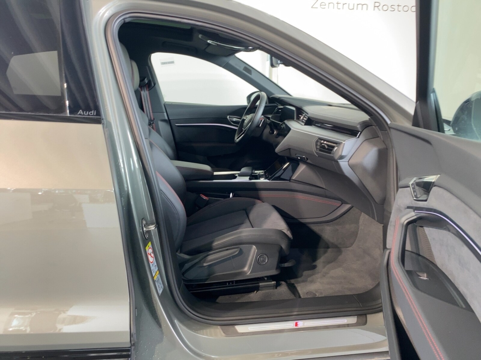 Audi Q8 Sportback e-tron – Bild 8