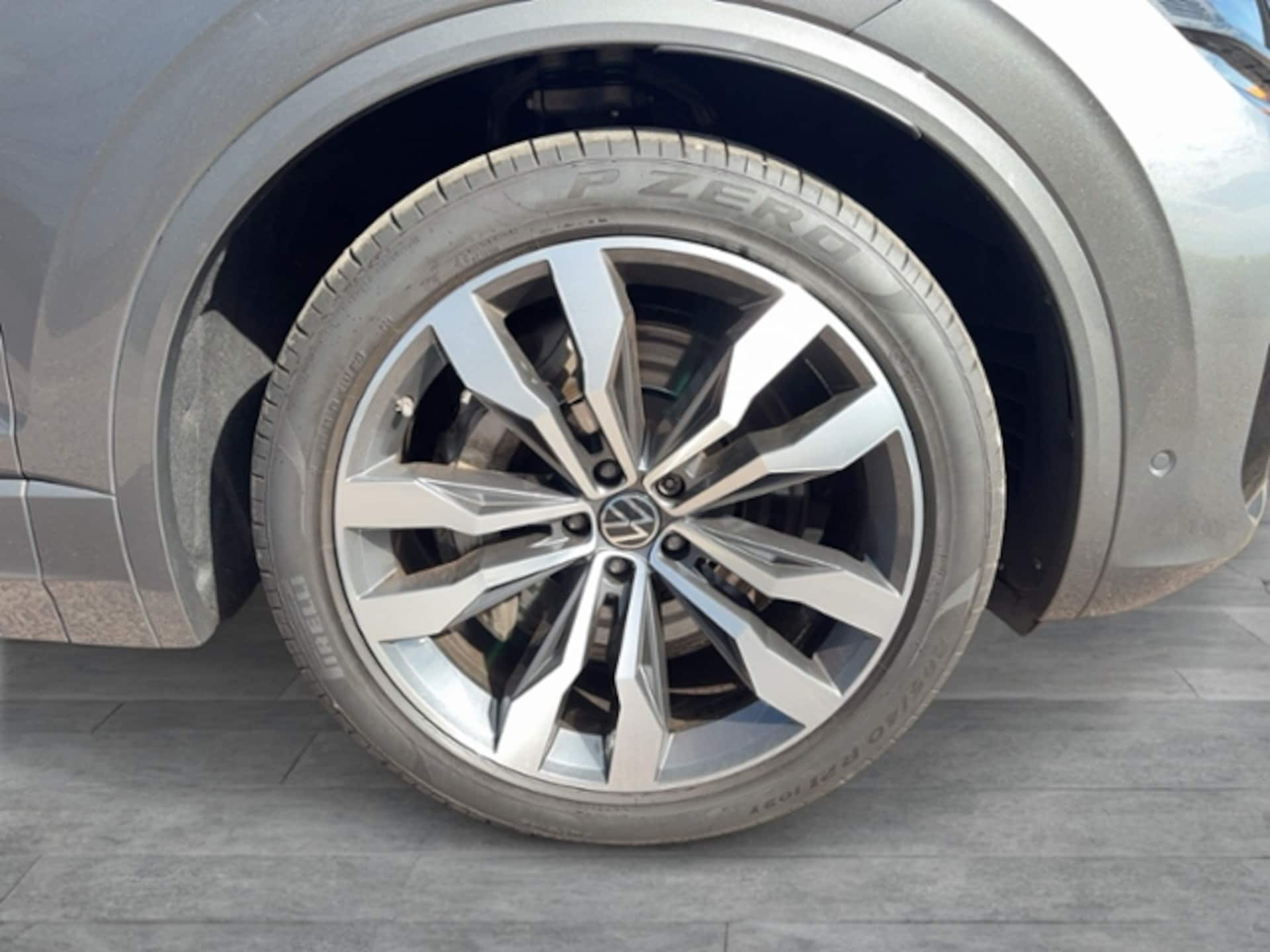 Volkswagen Touareg R