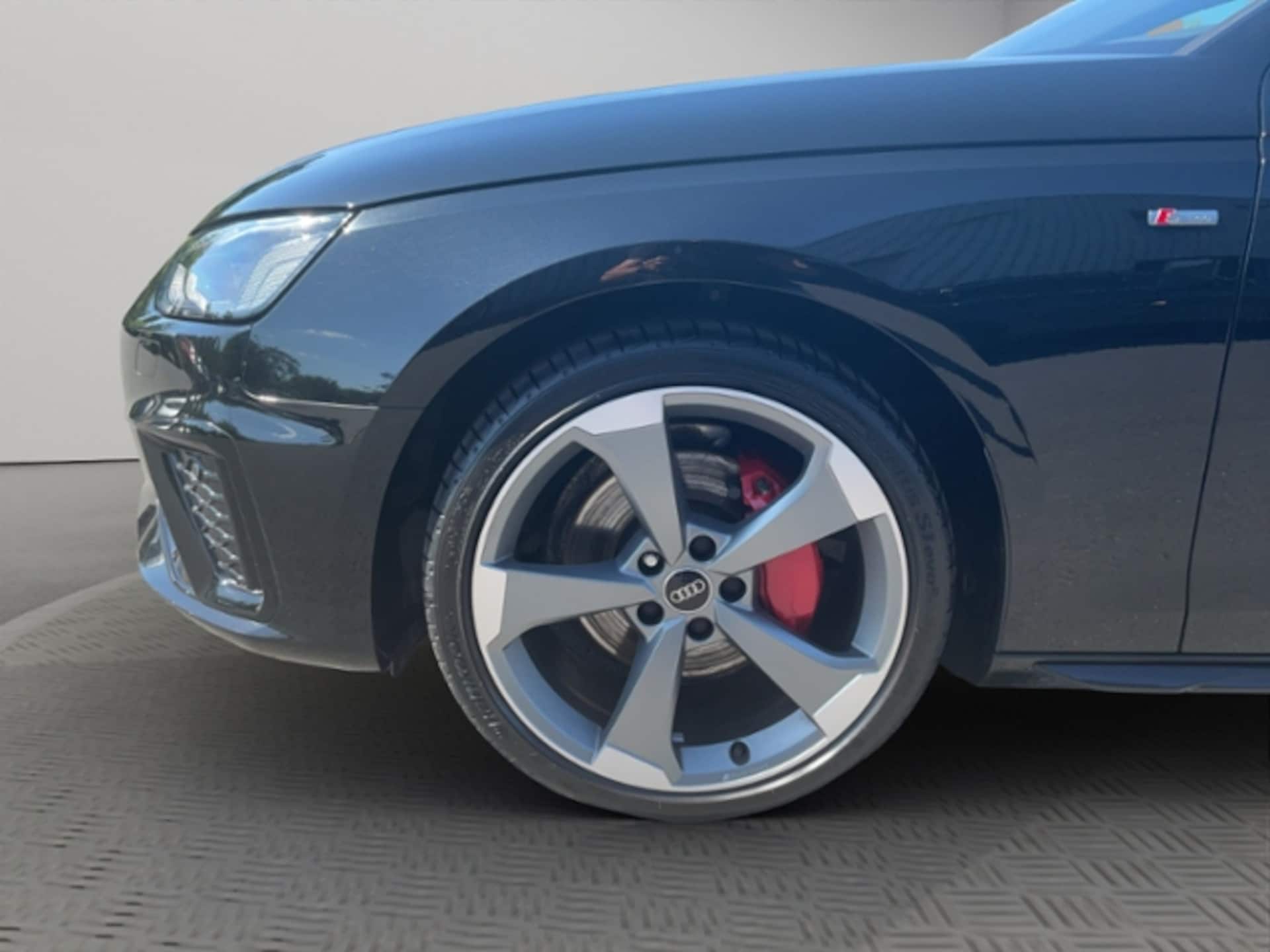 Audi A4 Avant S line