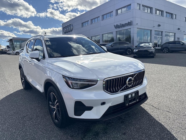 2025 Volvo XC40