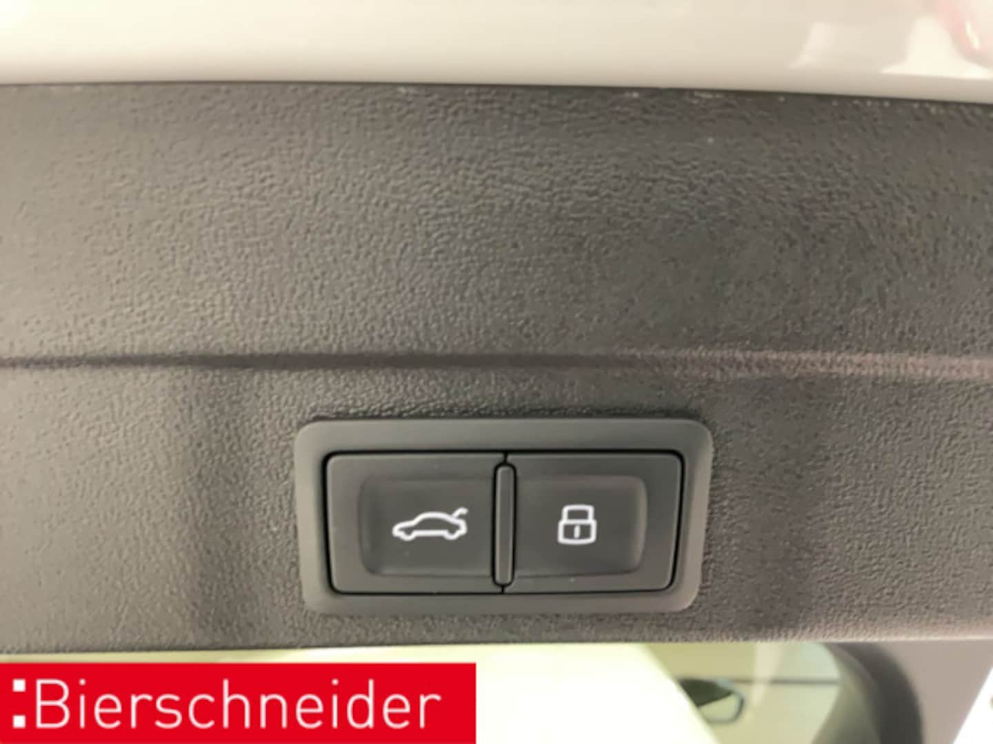 Bild über Audi A5 Limousine e-hybrid e-hybrid quattro 220 kW S tronic - für weitere Informationen kontaktieren Sie den Audi Partner