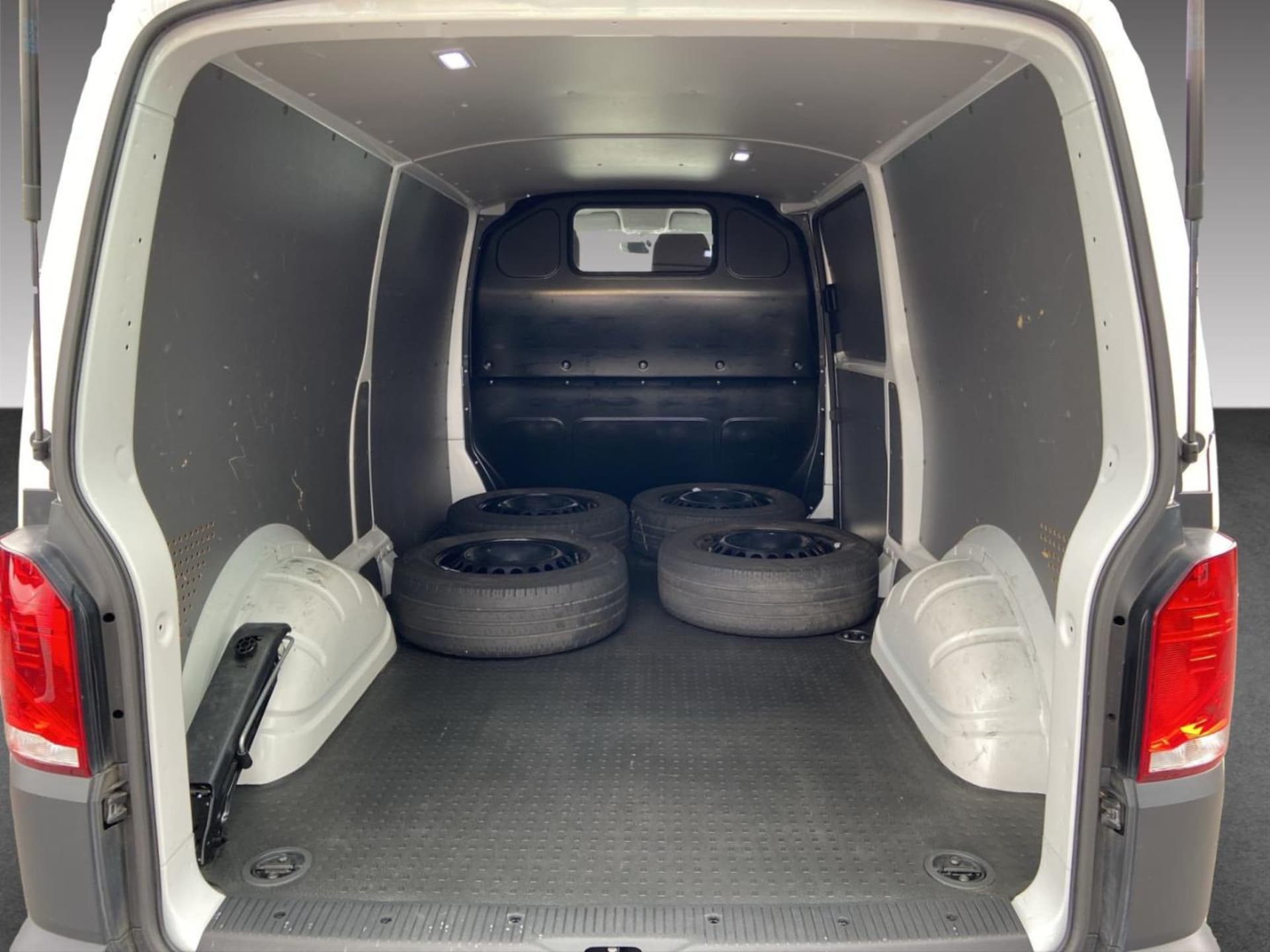 Volkswagen T6.1 Transporter Kasten langer Radstand