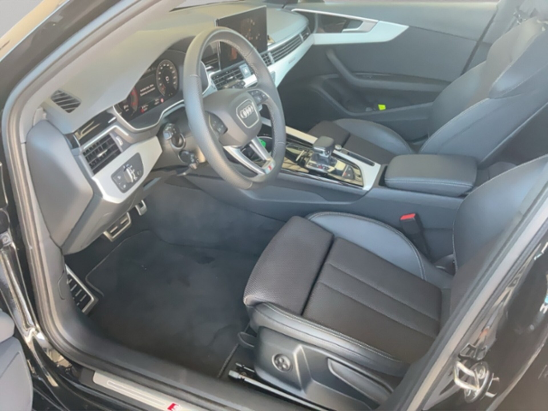 Audi A4 Avant S line