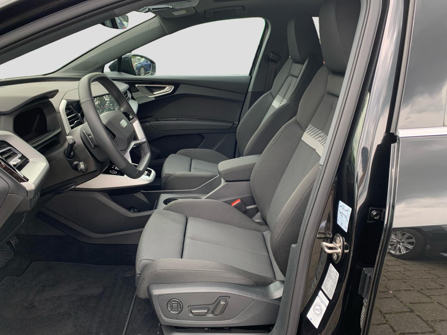 Image about Audi Q4 e-tron 40 e-tron