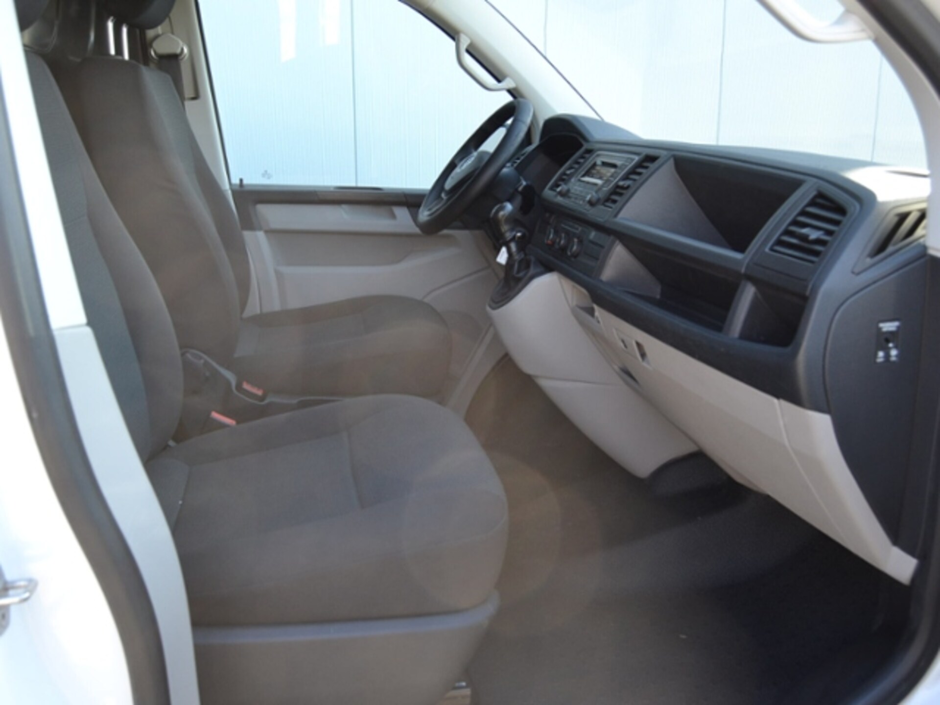 Volkswagen T6 Transporter Kasten kurzer Radstand