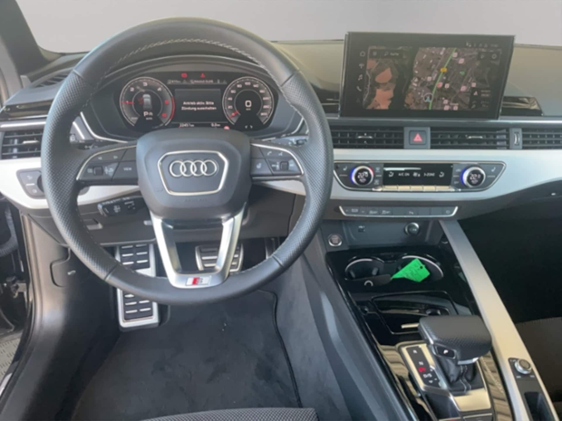 Audi A4 Avant S line