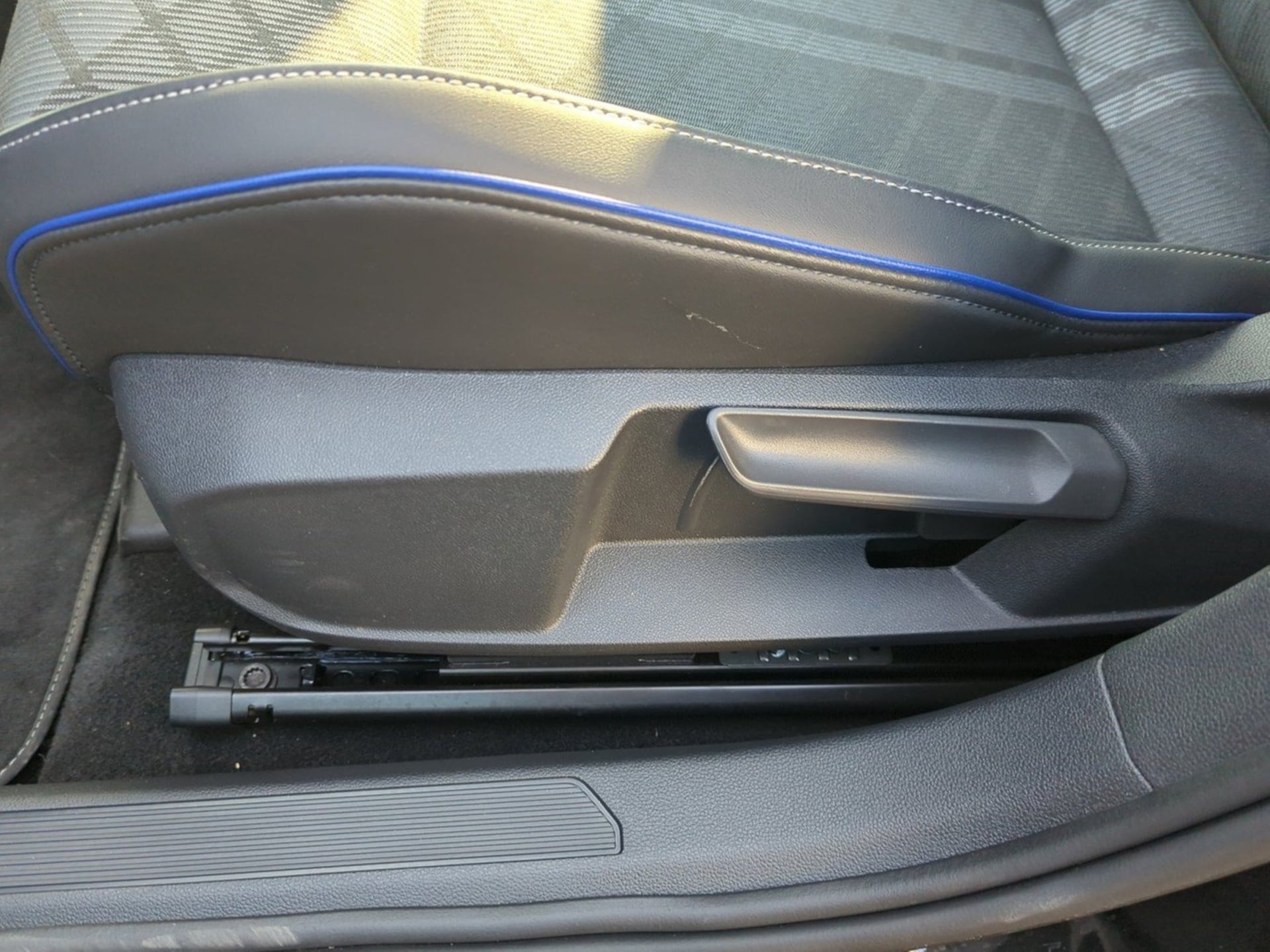 Volkswagen Golf R-Line