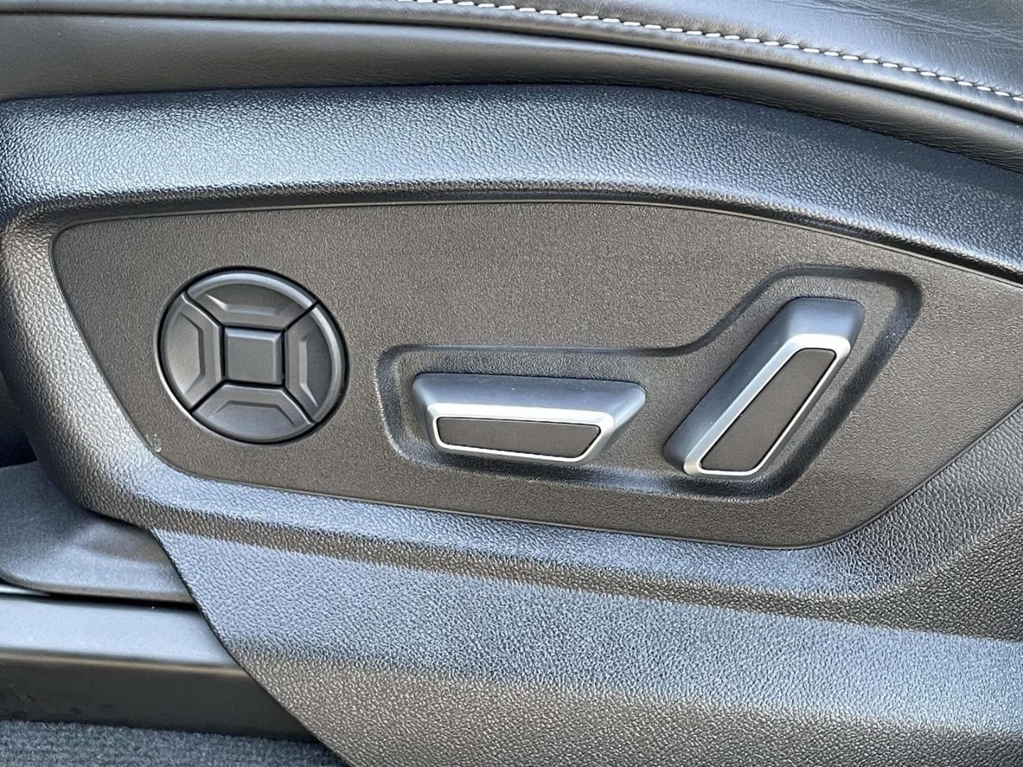 2024 Audi SQ8 Premium Plus - Photo 16