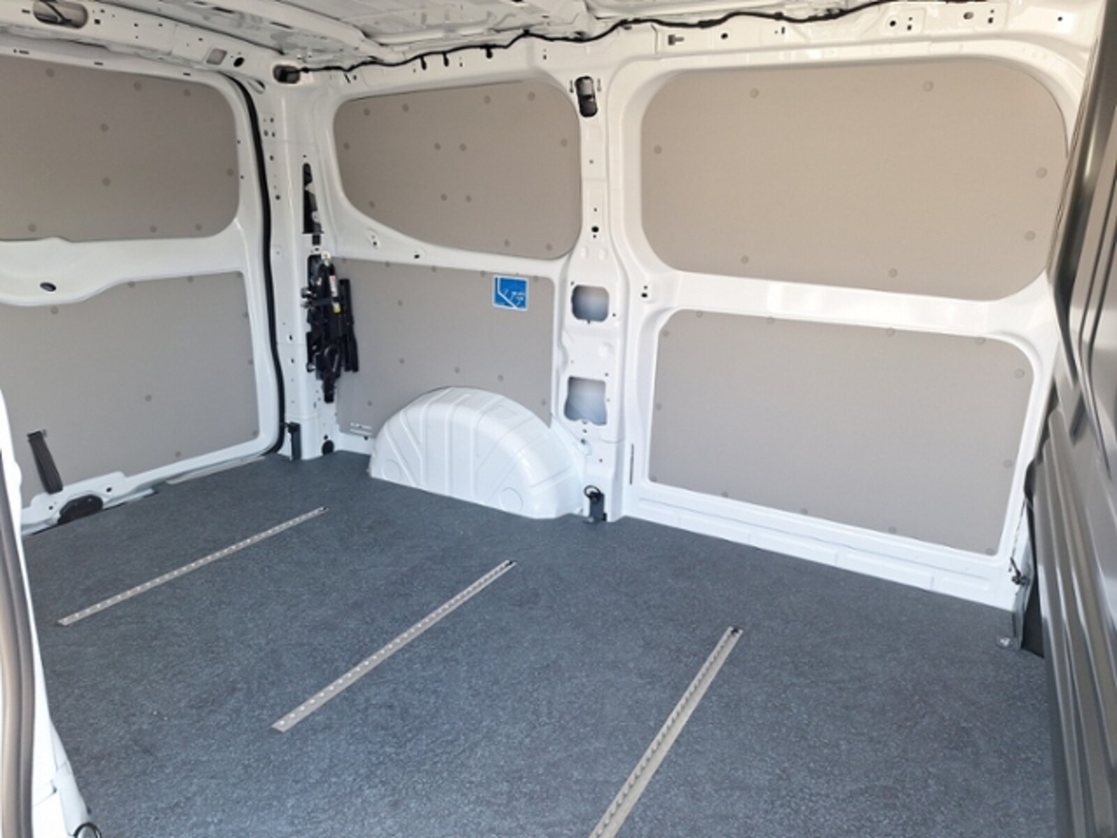 Volkswagen Transporter Kasten kurzer Radstand – Bild 18